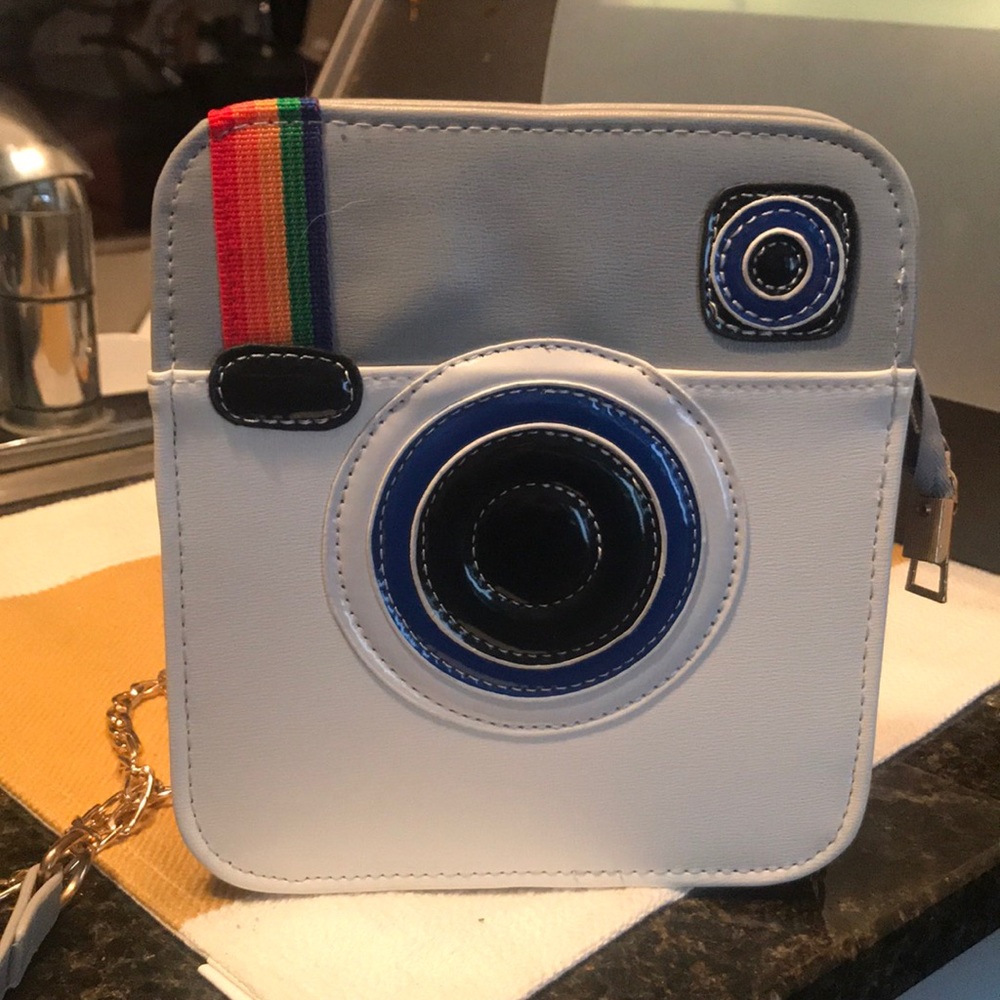 Fashion purse, looks like a retro camera